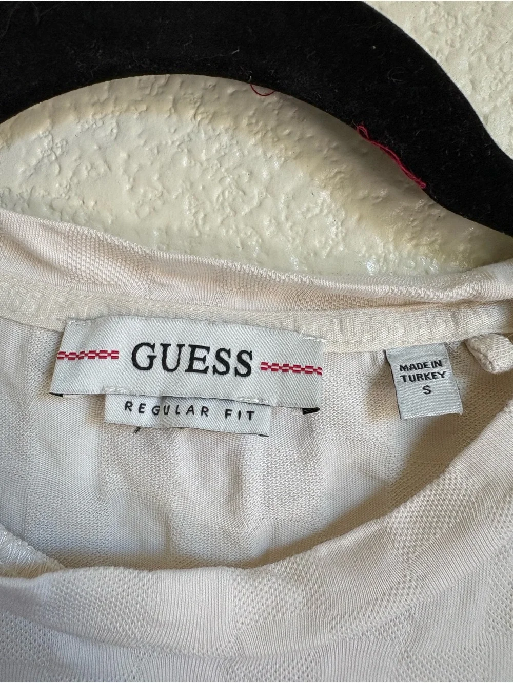 Guess NWOT Mens Cream Crewneck Short-Sleeve T-Shirt Size M, S - Picture 4 of 4